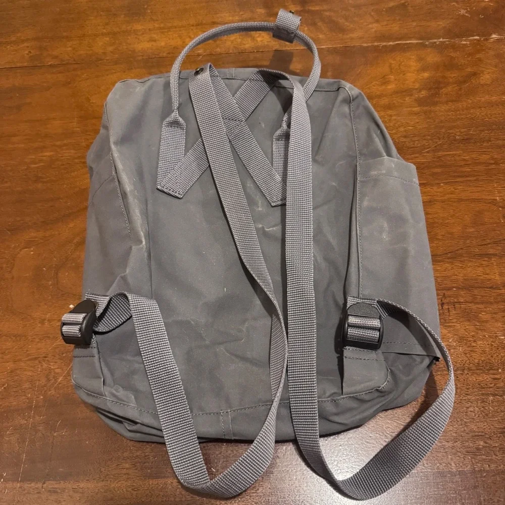 Fjallraven Kanken Classic Backpack Graphite Grey Water Resistant School Bag